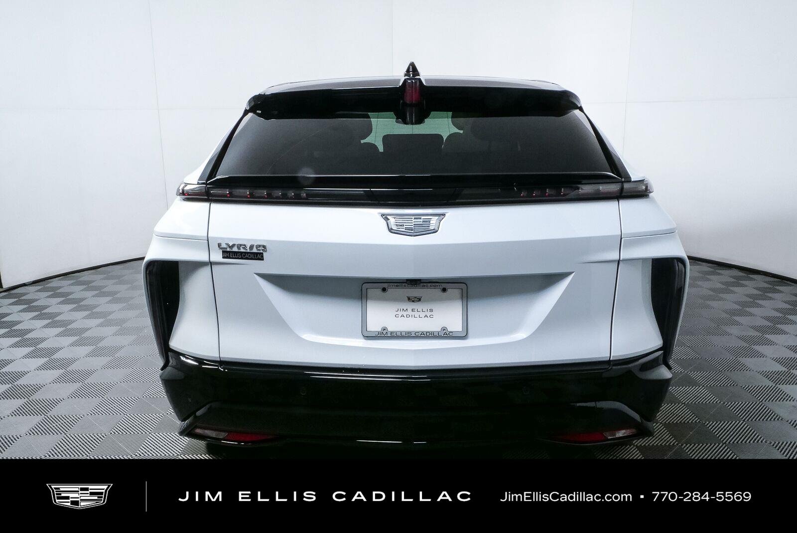 New 2027 Vibrant White Tricoat Cadillac Sport image 26