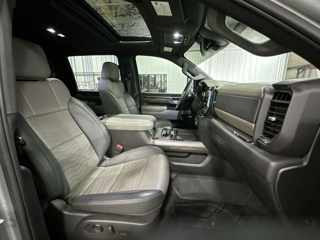 Used 2025 Gray Chevrolet ZR2 image 30