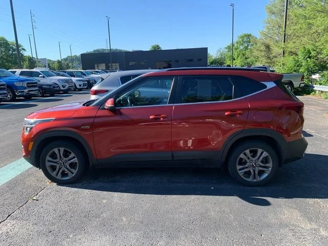 Used 2021 Orange Kia S image 3