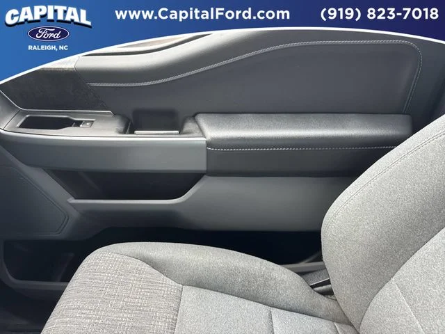 Used 2022 Black Ford XLT image 29