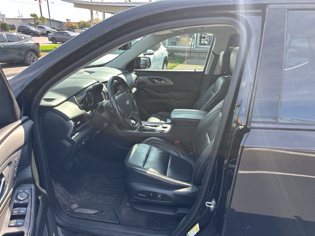 Used 2019 Mosaic Black Metallic Chevrolet Premier image 8