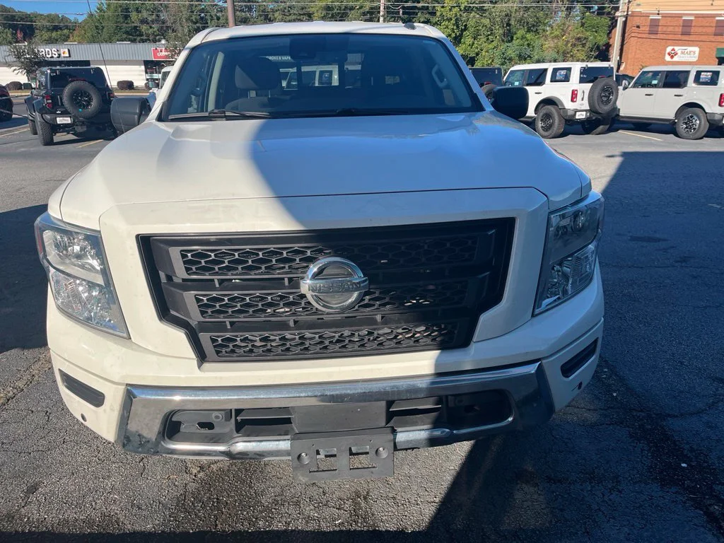 Used 2021 White Nissan SV image 1