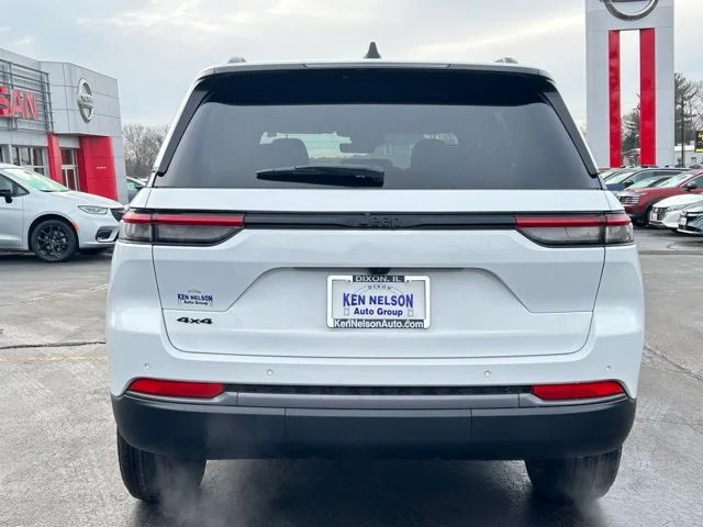 New 2026 Bright White Clearcoat Jeep Altitude image 8