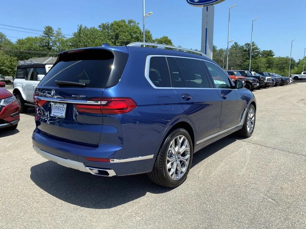 Used 2021 Phytonic Blue Metallic BMW xDrive40i image 3