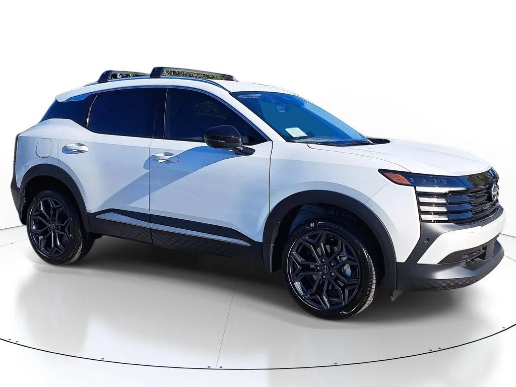 New 2026 White Nissan SR image 2