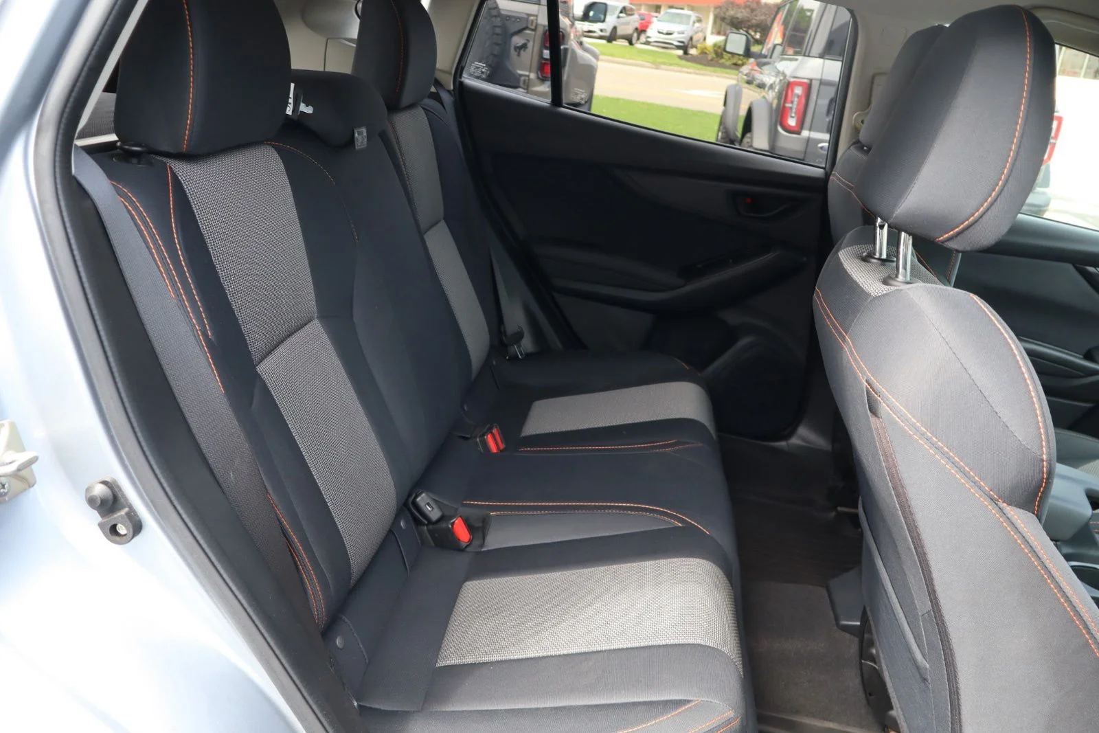 Used 2018 Ice Silver Metallic Subaru 2.0i Premium image 34