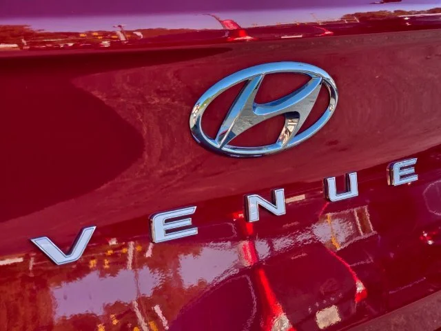 Used 2022 Red Hyundai SEL image 18