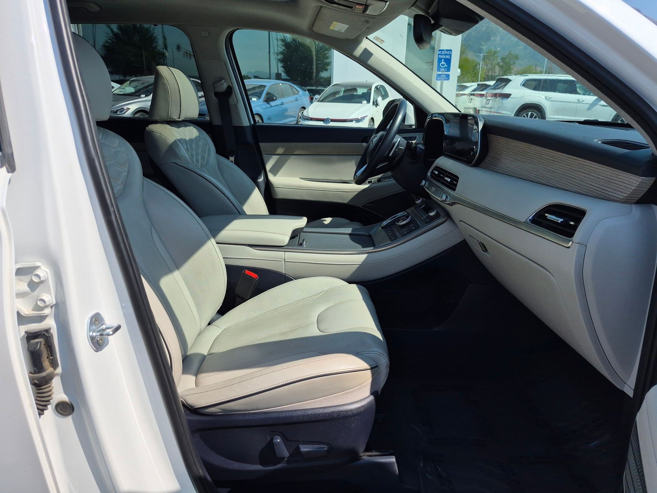 Used 2022 Hyper White Hyundai Limited image 32