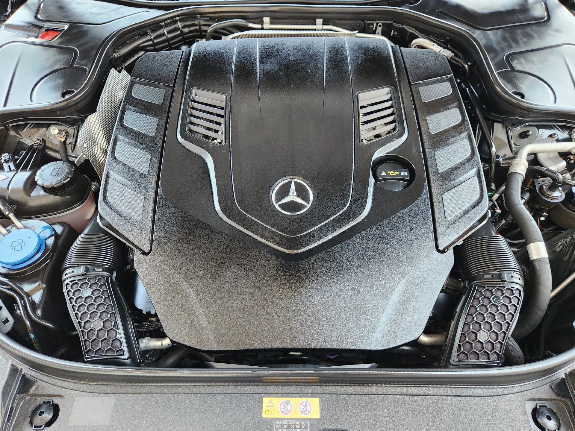 Used 2020 Magnetite Black Metallic Mercedes-Benz S 560 image 32