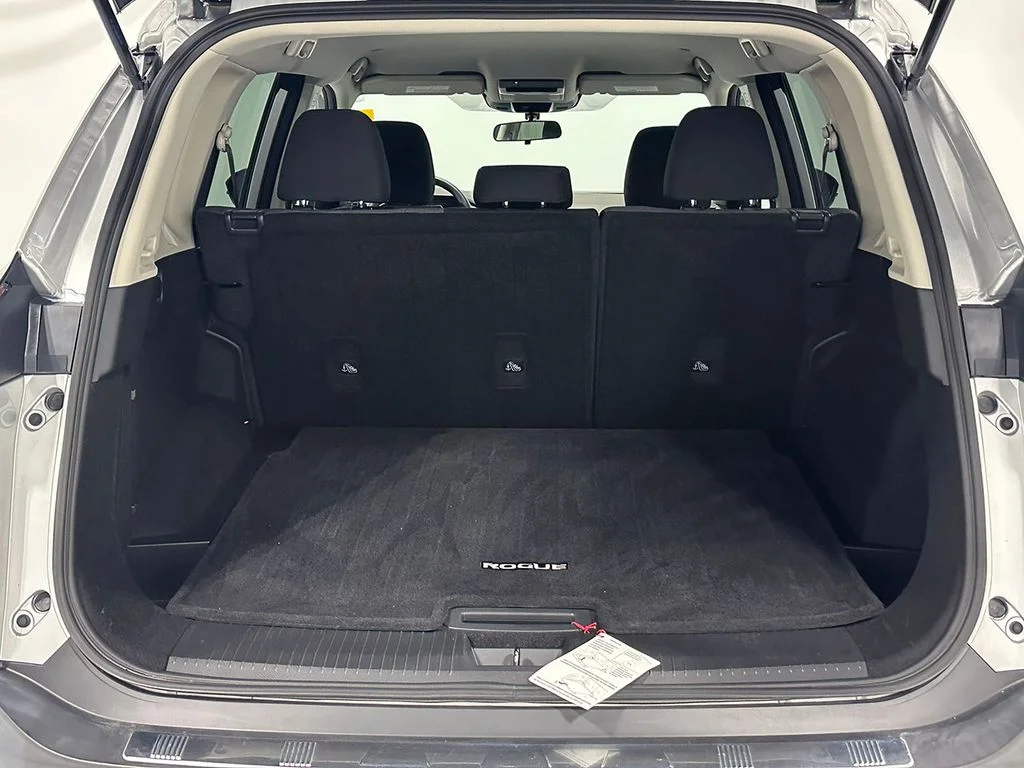 Used 2022 Silver Nissan SV image 5