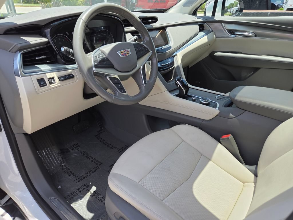 Used 2023 Crystal White Tricoat Cadillac AWD Premium Luxury image 29