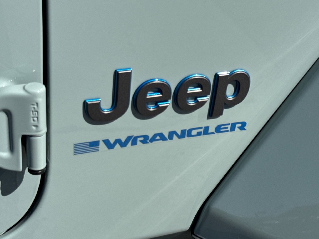 Used 2024 Gray Jeep Sport S 4xe image 8