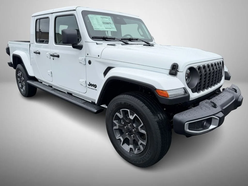 2026 Jeep Gladiator Sahara Auto's photo