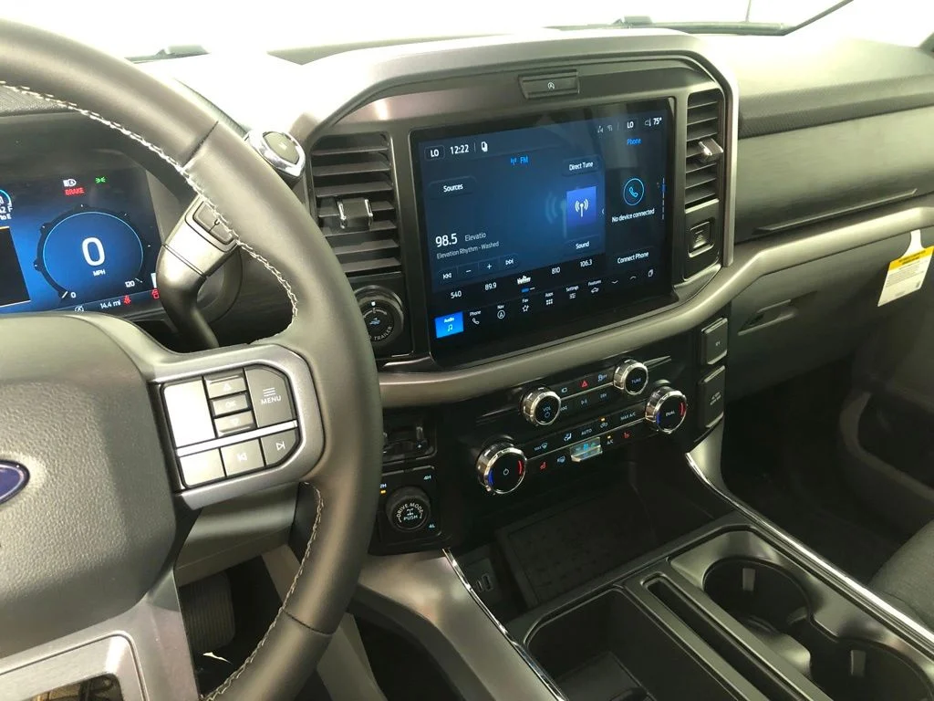 New 2026 Agate Black Metallic Ford XLT image 2