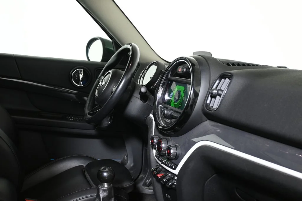 Used 2018 Green MINI Base image 6