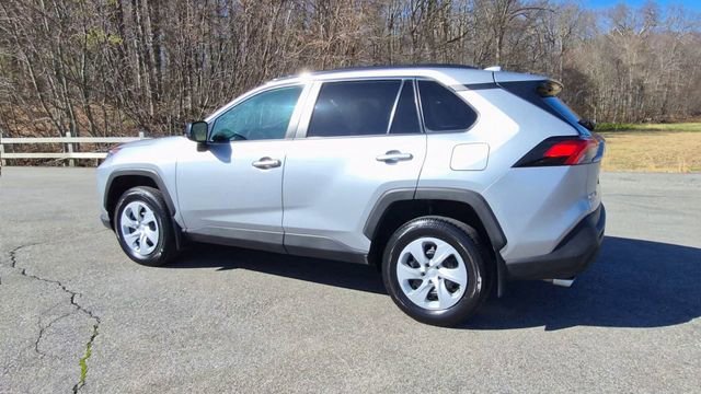 2021 Toyota RAV4 LE - Photo 6