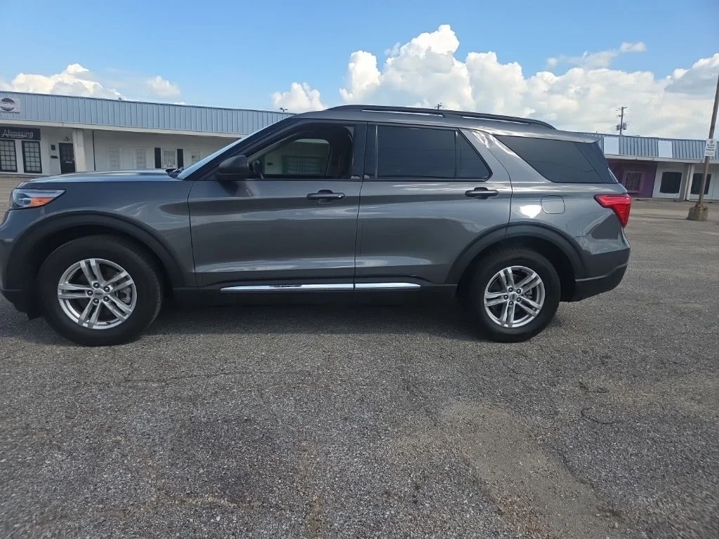 Certified Used 2023 Gray Ford XLT image 5