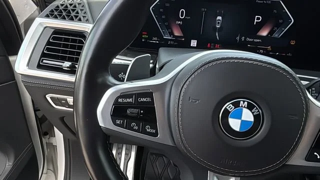 Used 2023 White BMW M60i image 23