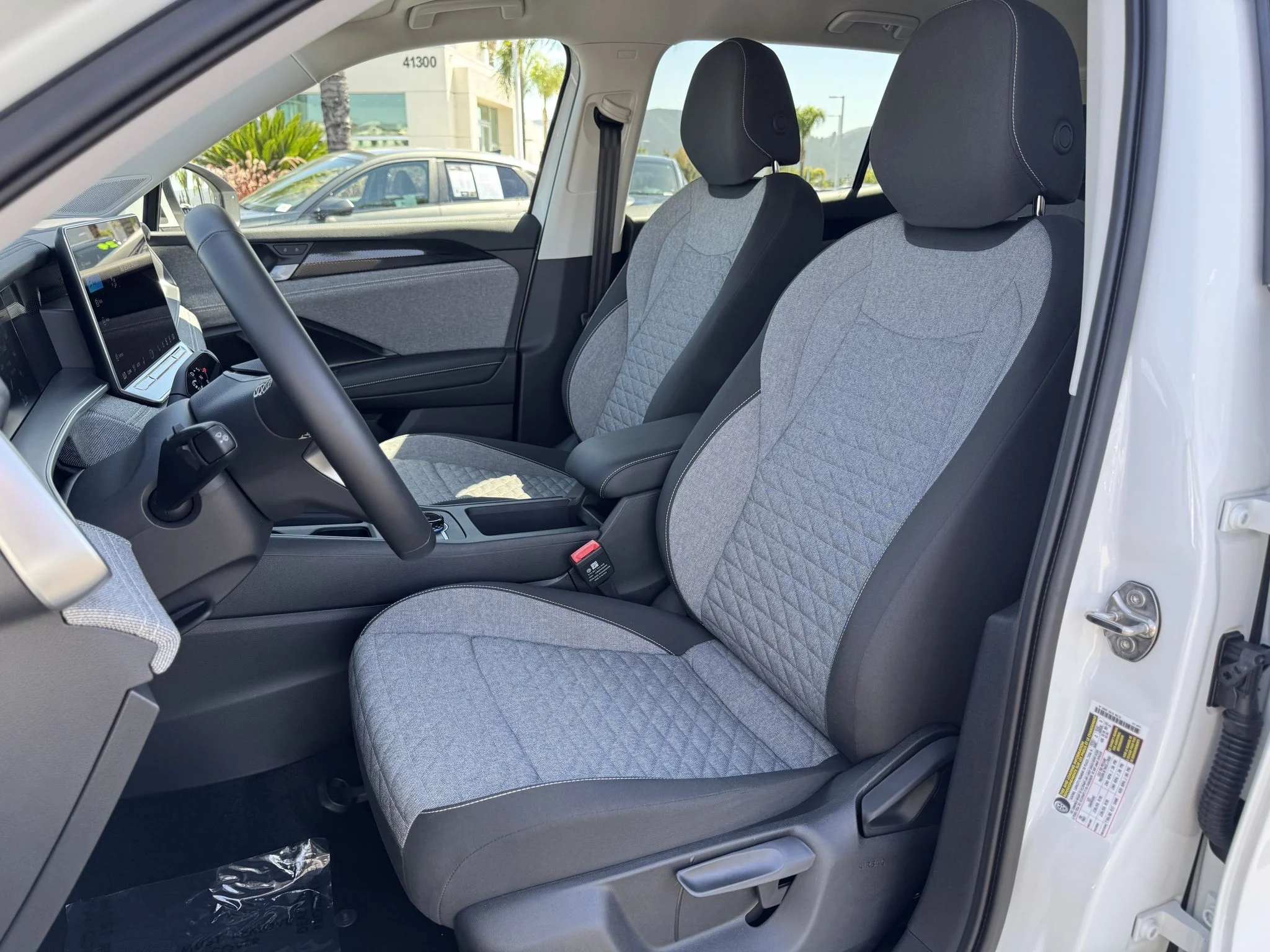 Used 2025 Pure White Volkswagen S image 15