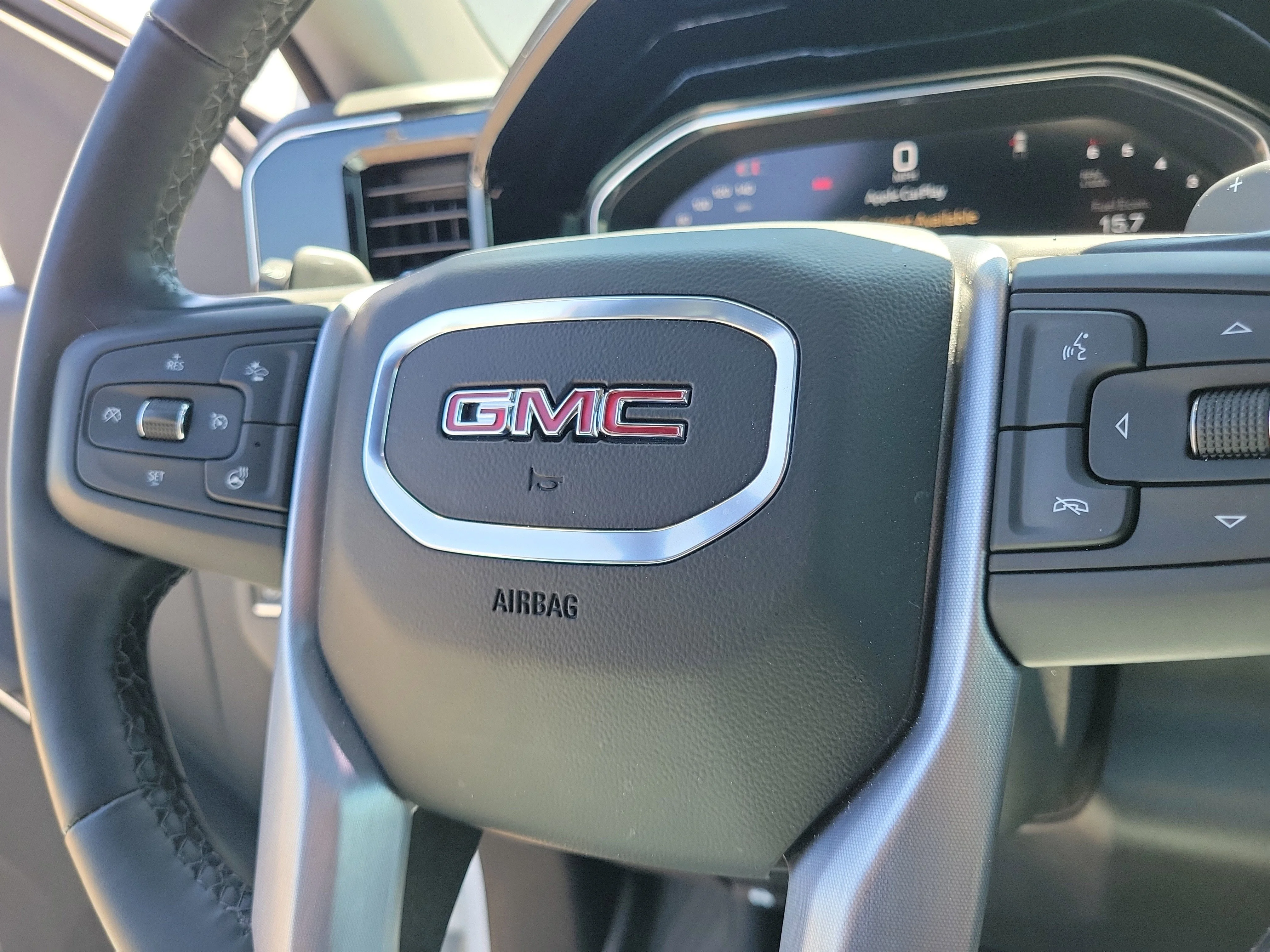 Used 2025 Summit White GMC Elevation image 30