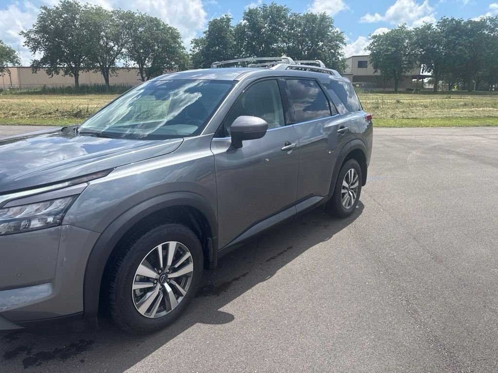 Used 2025 Gun Metallic Nissan SL image 6