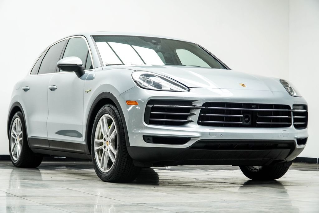 Used 2023 Silver Porsche Base image 4
