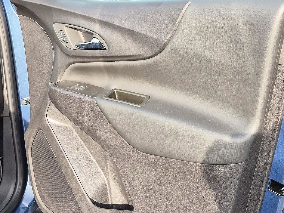 Used 2024 Lakeshore Blue Metallic Chevrolet LT image 32