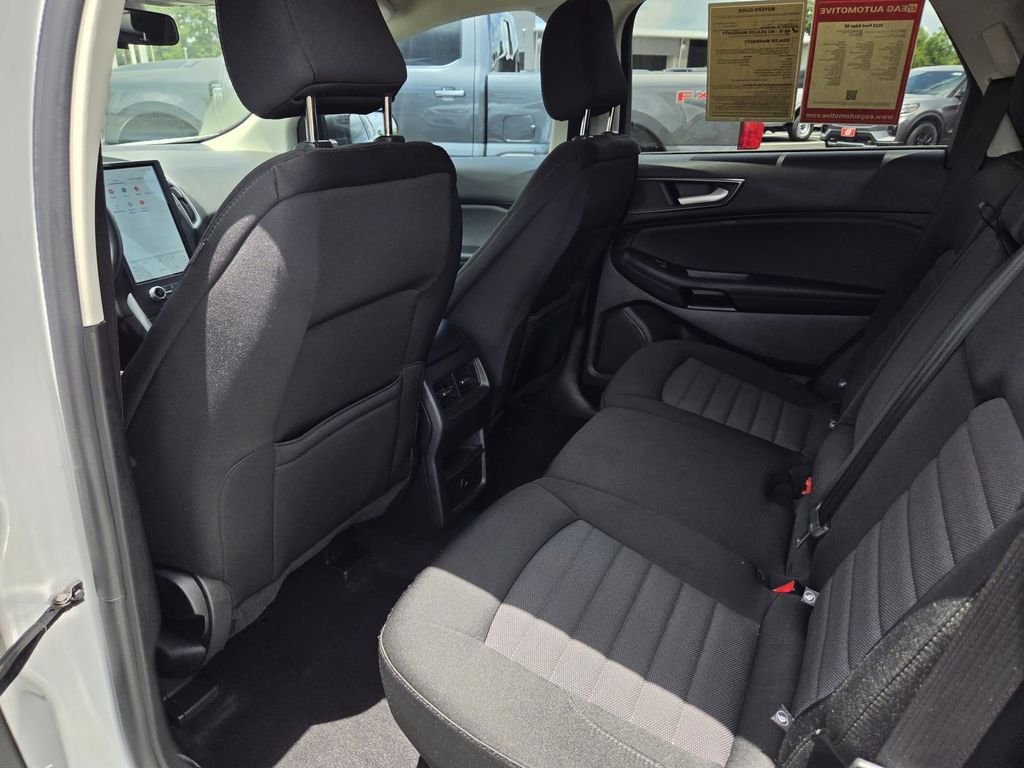 Used 2023 Oxford White Ford SE image 46