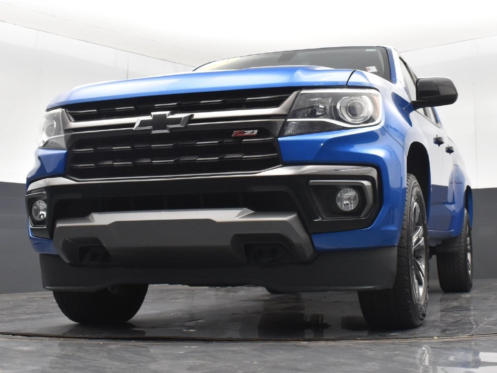Used 2021 Blue Chevrolet Z71 image 25