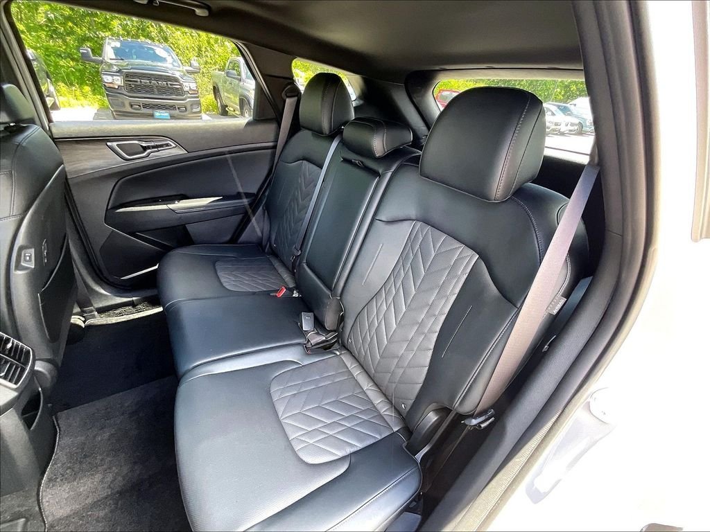 Used 2025 Wolf Gray Kia X-Line image 14