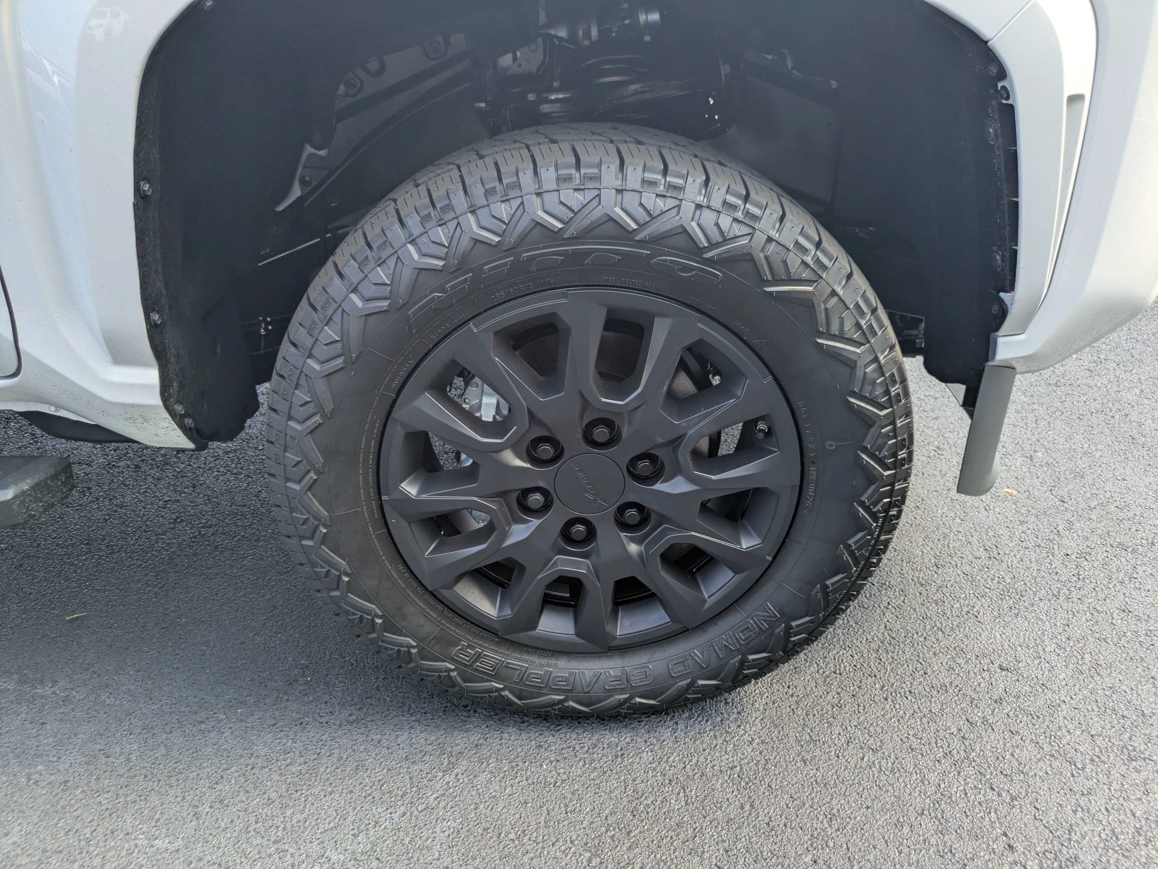 2026 Toyota Tacoma SR5 - Photo 12