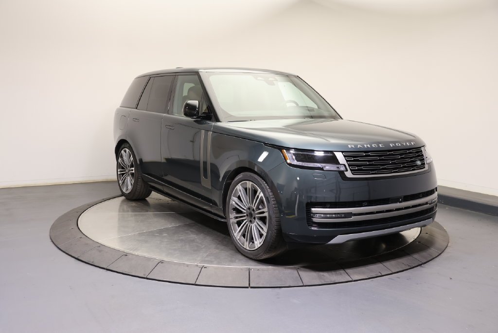 Certified Used 2026 Belgravia Green Metallic Land Rover SE image 7