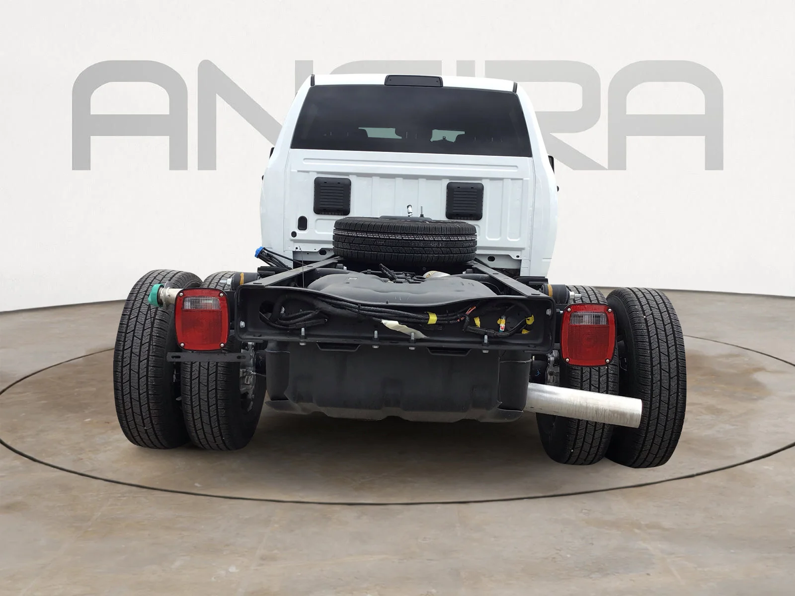 2026 RAM 3500 Chassis Tradesman - Photo 9