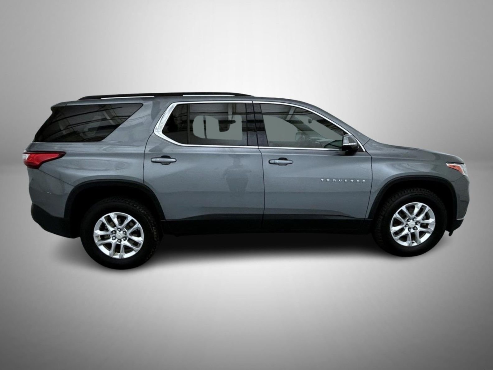 Used 2019 Gray Chevrolet LT image 4
