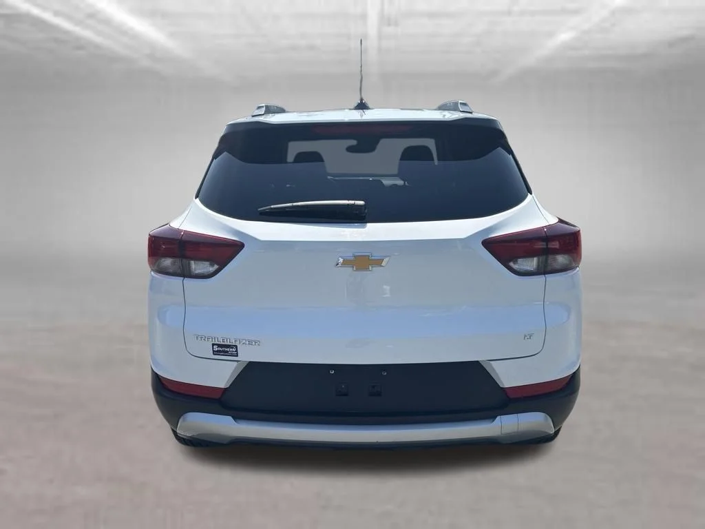 Used 2024 White Chevrolet LT image 4