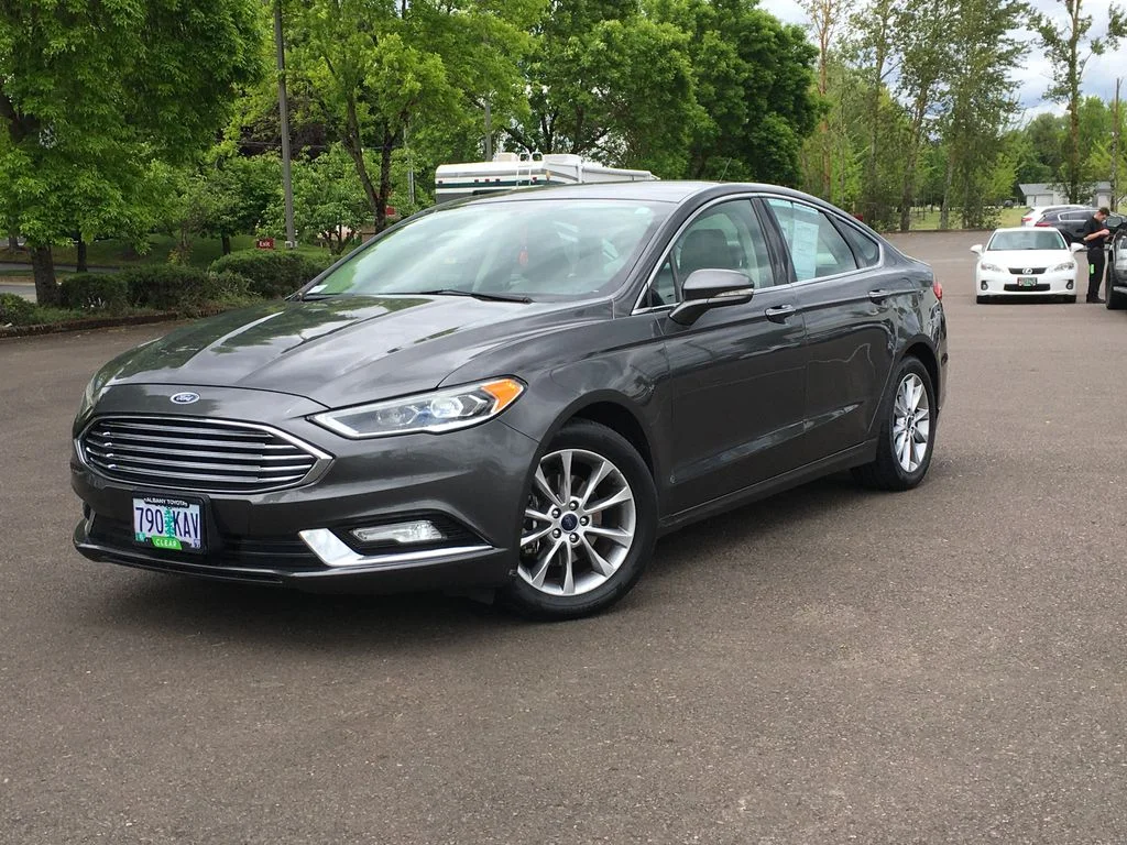 2017 Ford Fusion SE FWD's photo