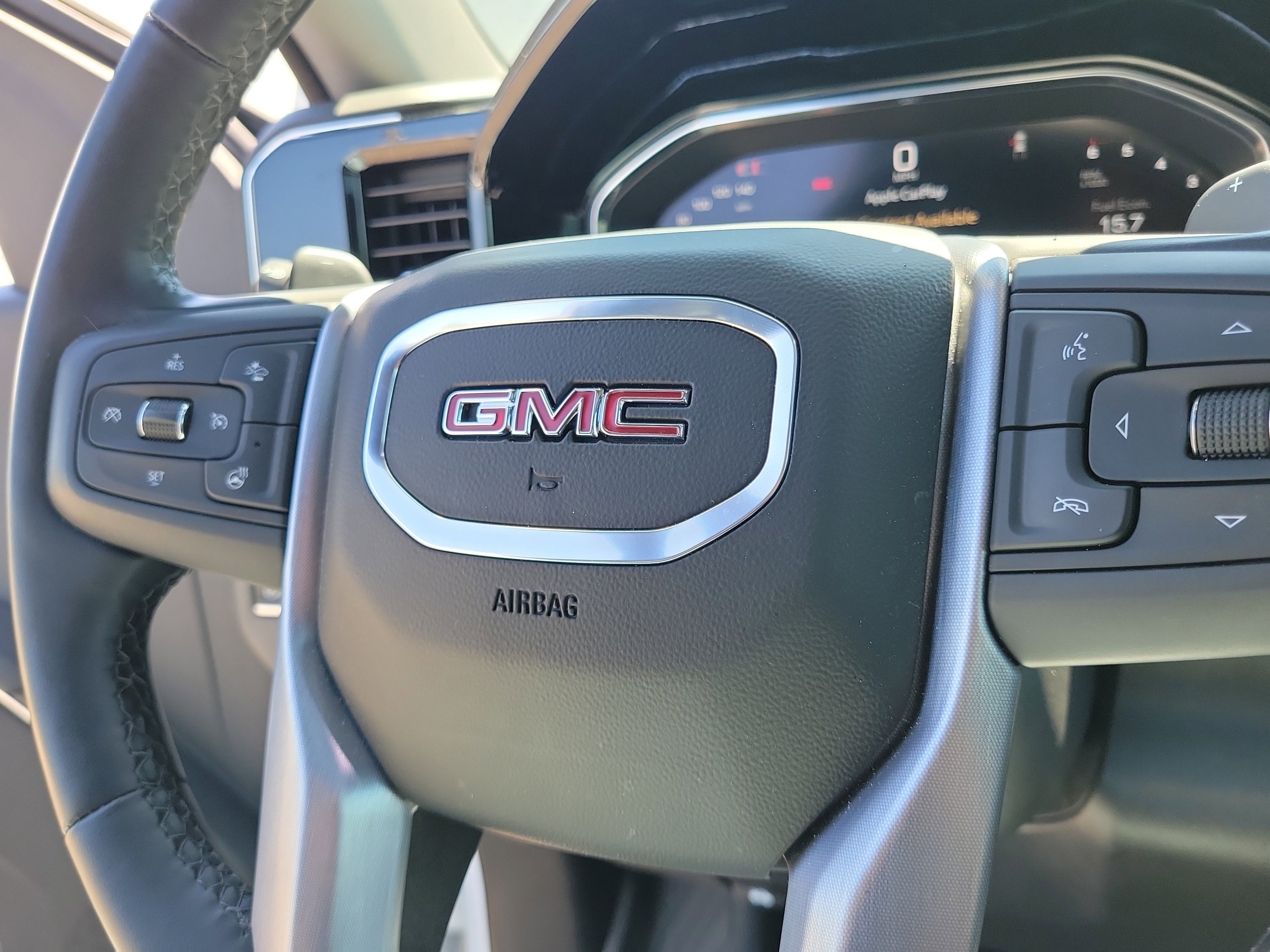 Used 2025 Summit White GMC Elevation image 30