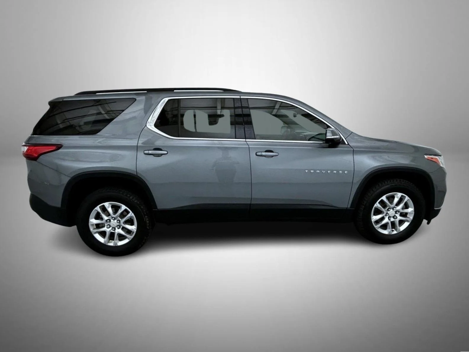 Used 2019 Gray Chevrolet LT image 4