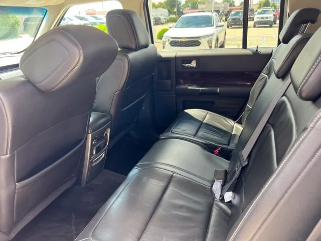 Used 2009 Silver Ford SEL image 25