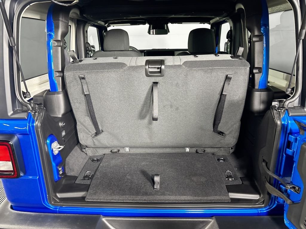 New 2026 Hydro Blue Pearl-Coat Exterior Paint Jeep Sport S image 19