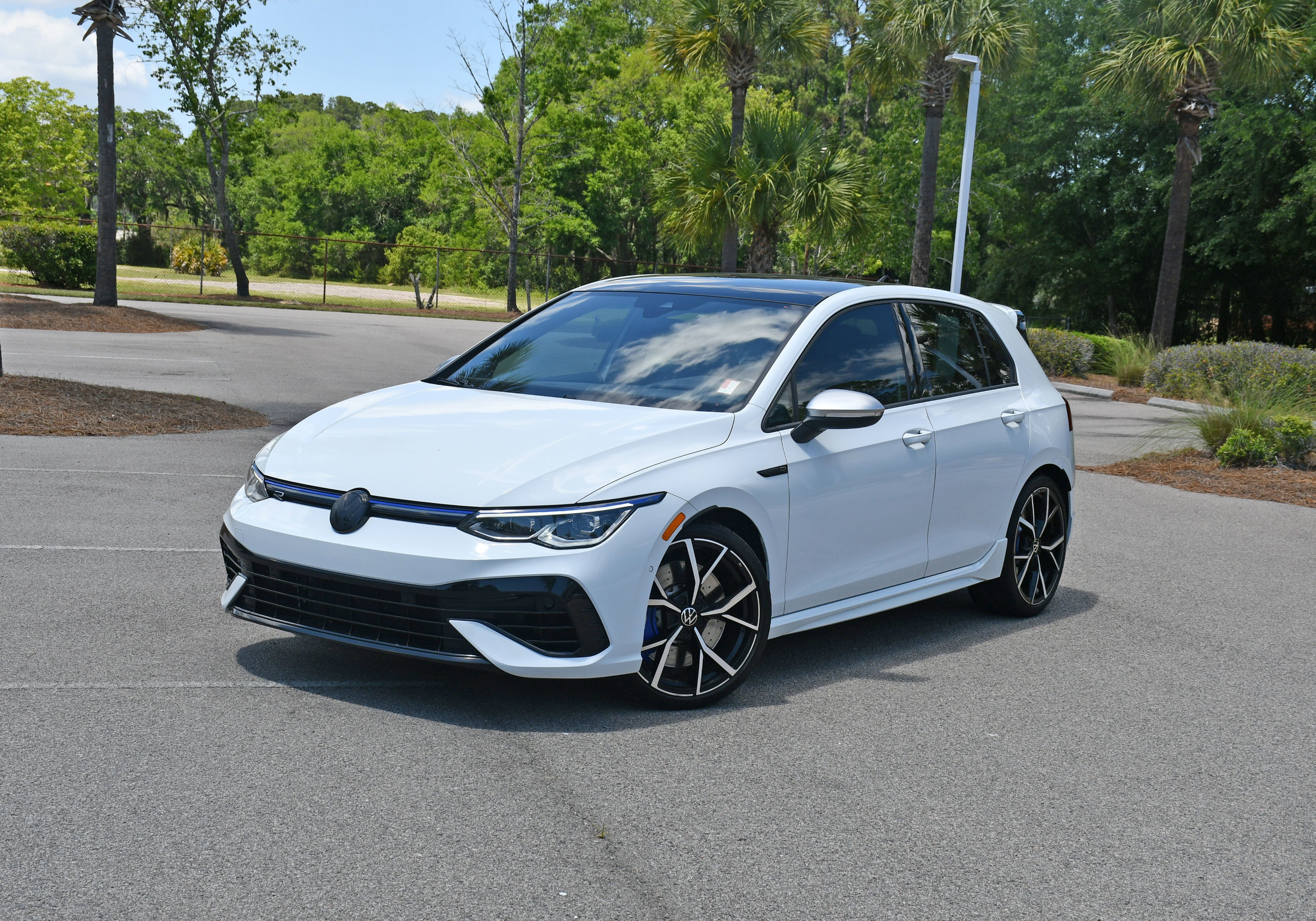 Used 2024  Volkswagen 2.0T image 12