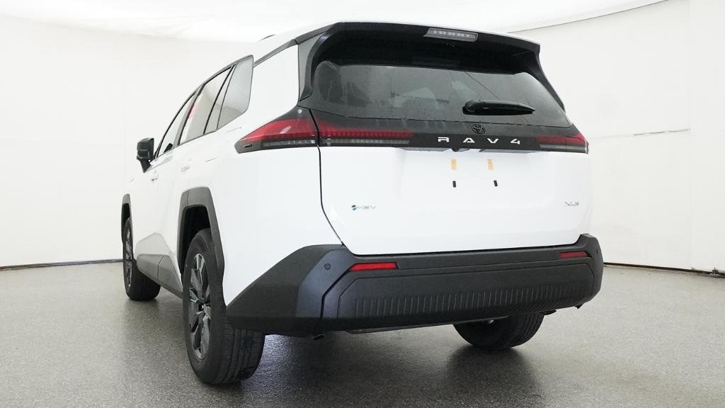 New 2026 Ice Cap Toyota XLE Premium image 13