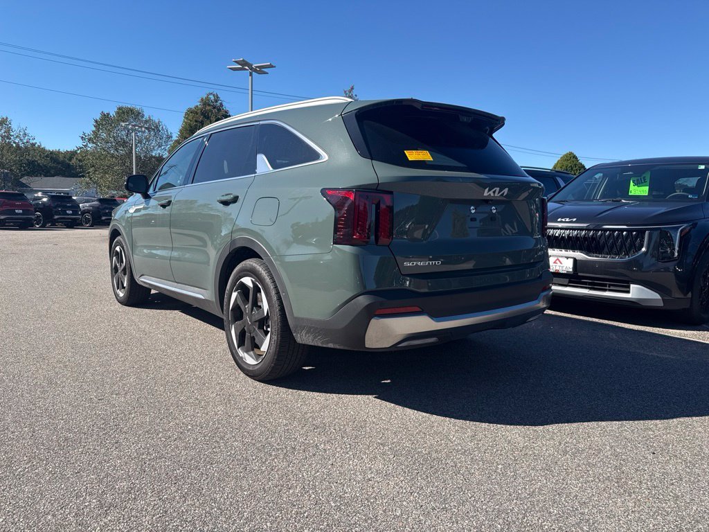 Used 2025 Green Kia SX Prestige image 3