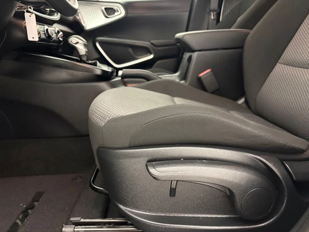 Used 2025 White Kia LX image 21