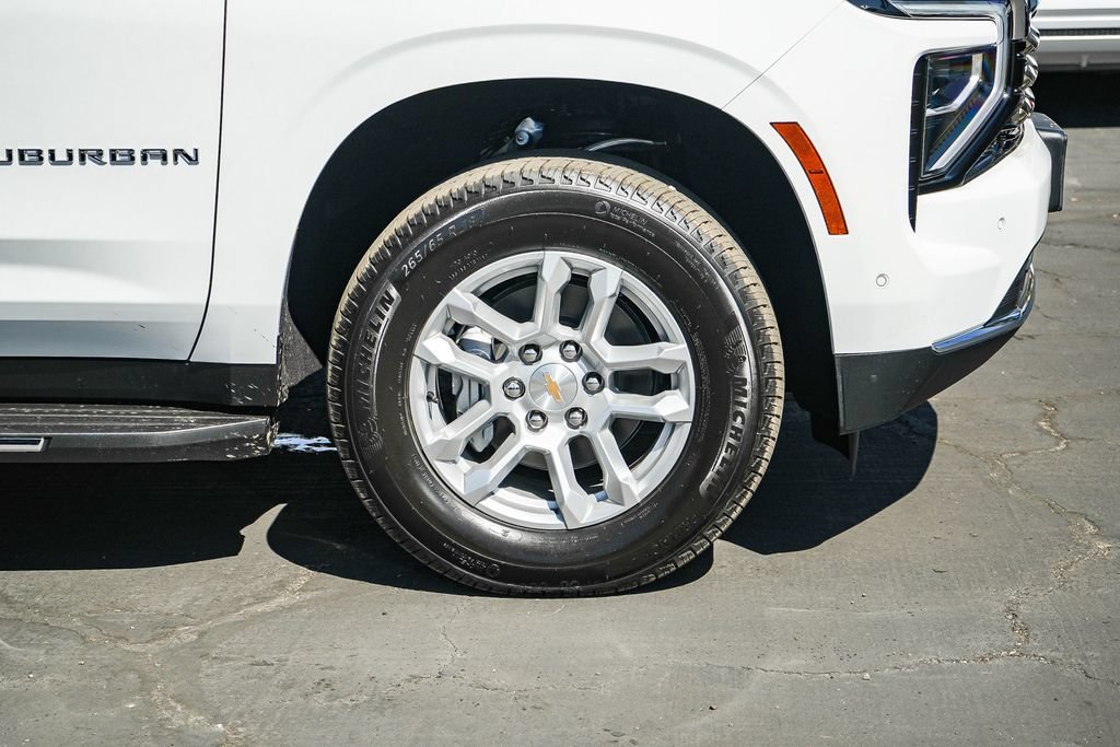 2026 Chevrolet Suburban LS - Photo 11