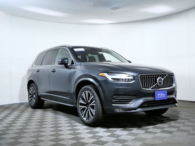 Certified Used 2022  Volvo T5 Momentum image 1