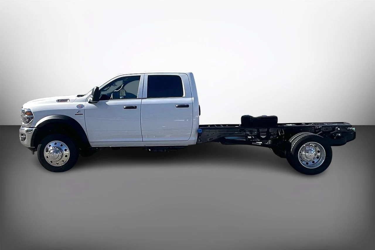 New 2026 Bright White Clear-Coat Exterior Paint RAM Tradesman image 5