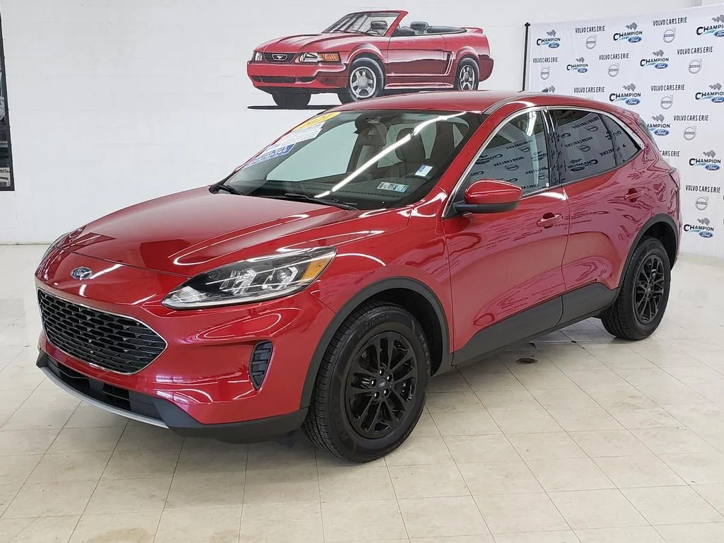 Certified Used 2021 Red Metallic Ford SE image 3
