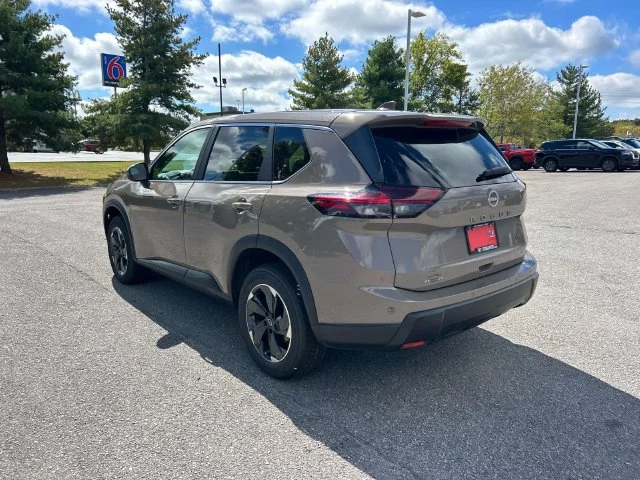 Used 2025  Nissan SV image 6