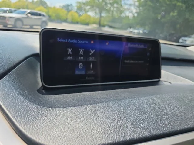 Used 2017  Lexus 350 image 18
